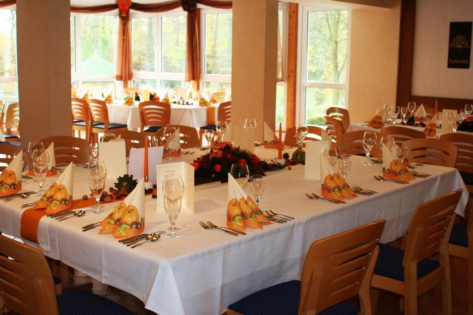 Breakfast and dinner served, local and international cuisine