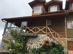 Mặt tiền nơi lưu trú