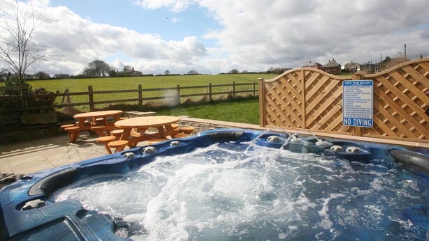 Pool - Large Luxury Self-Catering Barn (Huddersfield)