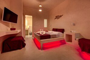 Interior - The Muse Of Santorini - Hot Tub Suites (Santorini)
