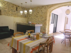 Petit déjeuner continental compris tous les jours