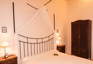 Apartment, 1 Bedroom, Kitchenette (Es Colomer) | Iron/ironing board, free cribs/infant beds, free WiFi, bed sheets