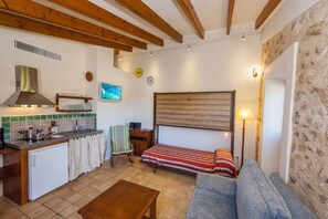 Apartment, 1 Schlafzimmer, Kochnische (Es Sostre) | Bügeleisen/Bügelbrett, kostenlose Babybetten, kostenloses WLAN