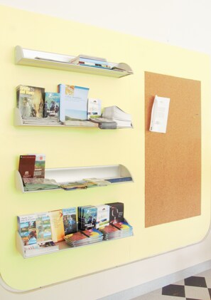 Tägliches kontinentales Frühstück (5 EUR pro Person)