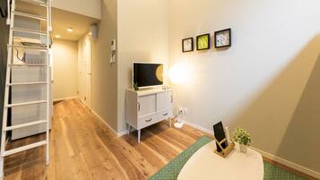 Decoración personalizada, muebles diferentes y wifi gratis