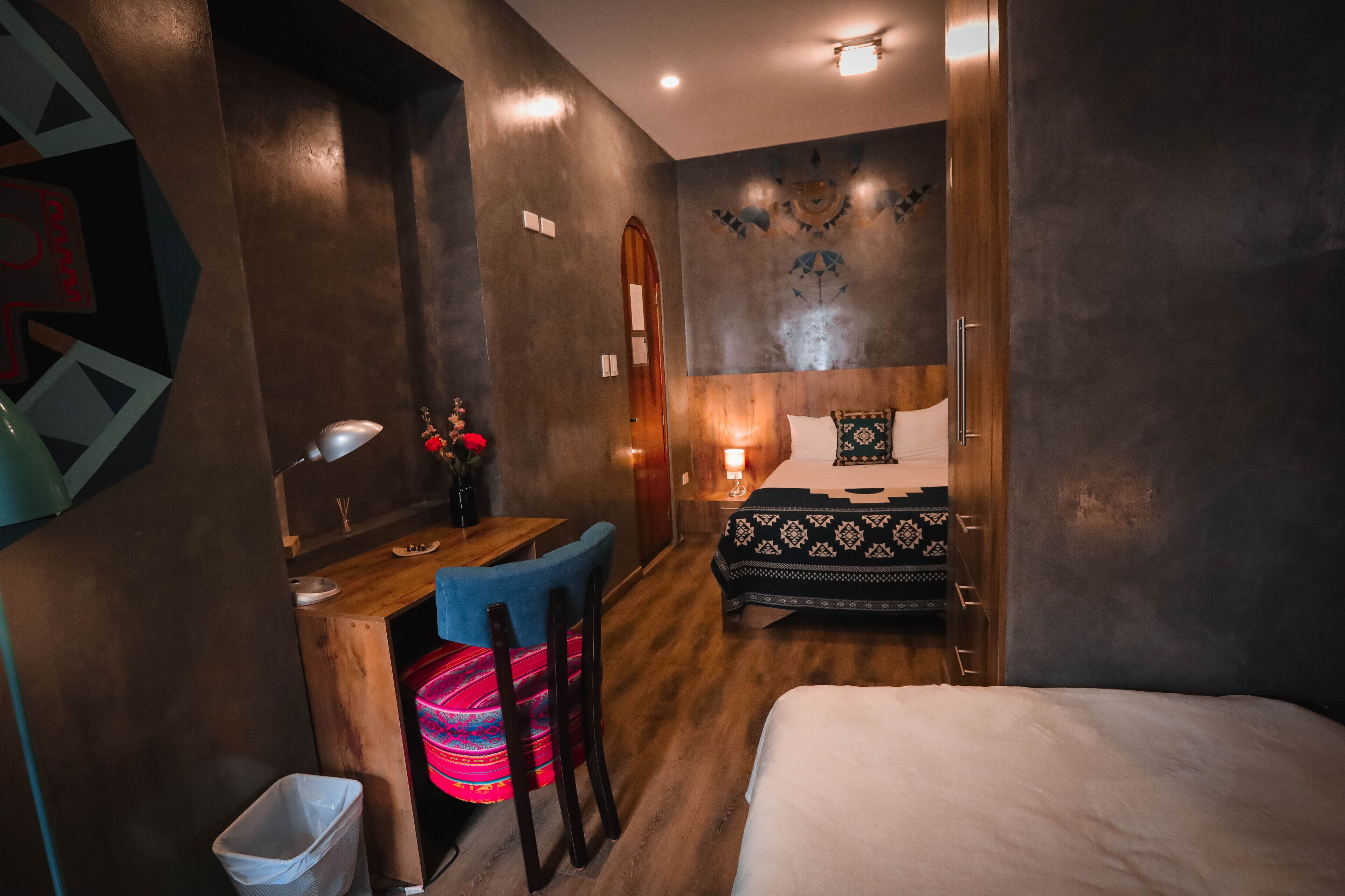 standard single room, 1 queen bed, non smoking | in-room safe, individually decorated, desk, iron/ironing board