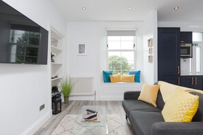 Superior Apartment, 1 Bedroom | Living room