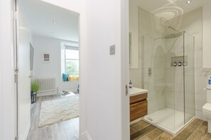 Bathroom - Dollar Apartments at 39 (Dollar)