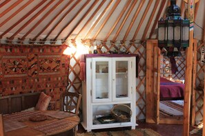 Tent (Duo Chamanïa) | Free cots/infant beds, bed sheets - Yourtes Découverte (Lasalle)