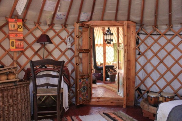 Tent (Duo Chamanïa) | Free cots/infant beds, bed sheets - Yourtes Découverte (Lasalle)