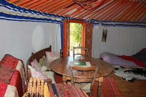 Tenda (Ouliassoutaï) | Culle/letti per bambini (gratuiti), lenzuola