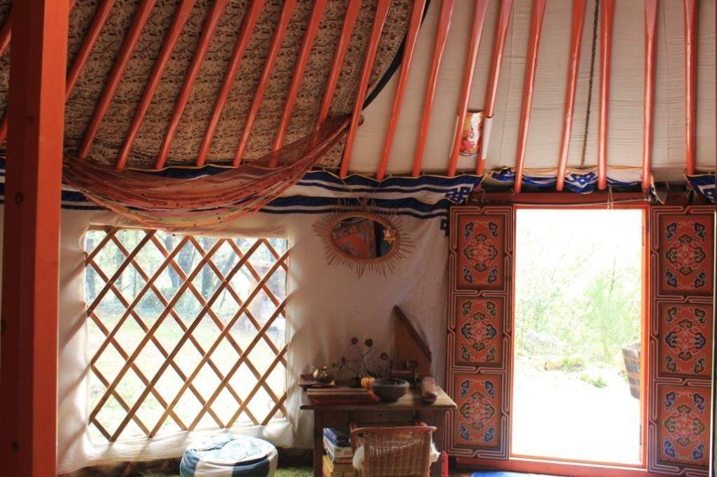 Tent (Ouliassoutaï) | Free cots/infant beds, bed sheets