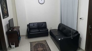 Living room - Furnished and self catering Apartment (Lahore)