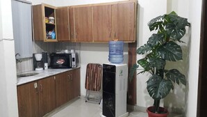 Coffee/tea maker, electric kettle - Furnished and self catering Apartment (Lahore)
