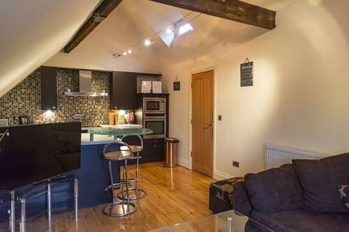 Luxury Apartment | Private kitchen | Fridge, microwave, oven, stovetop