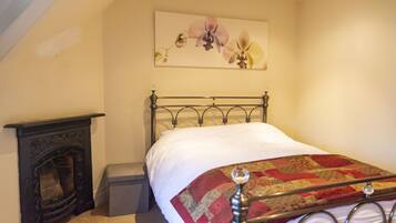 Luxury Apartment | Desk, blackout curtains, soundproofing, iron/ironing board