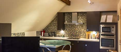 Appartement luxueux | Aire de séjour | Téléviseur à écran plat