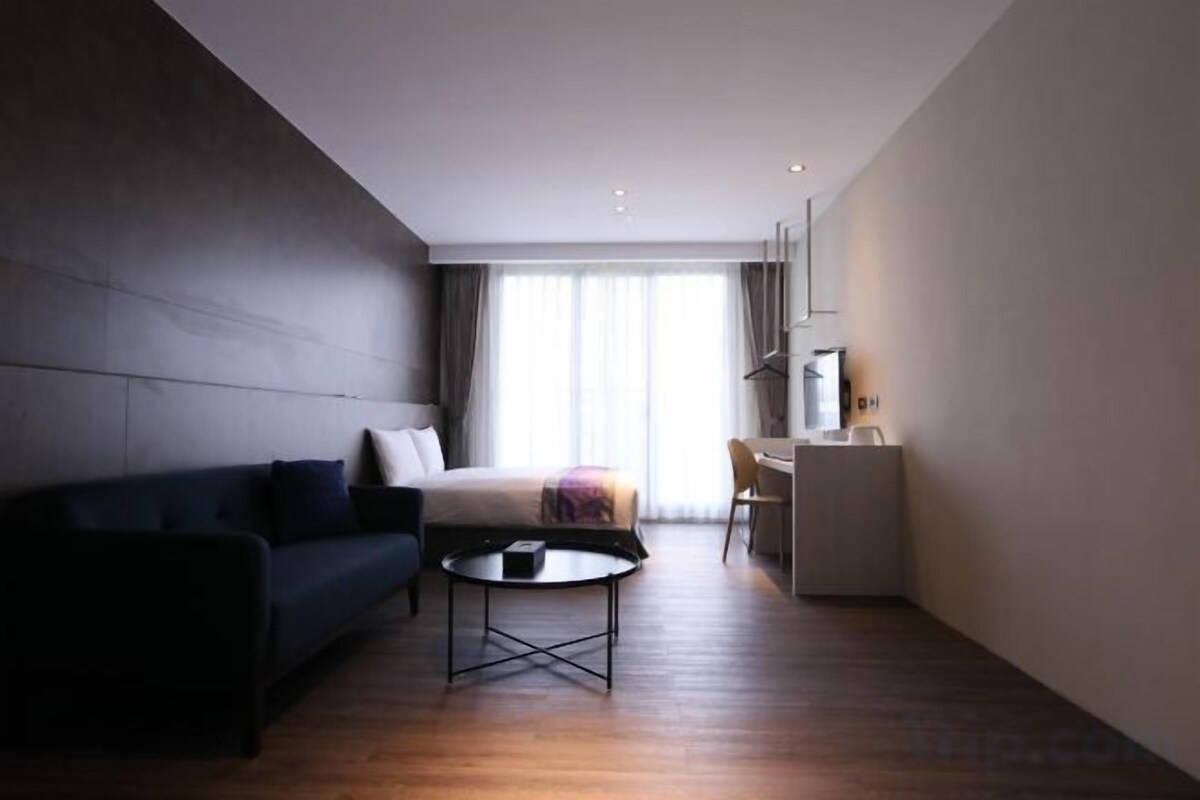 Desk, blackout curtains, free WiFi, bed sheets
