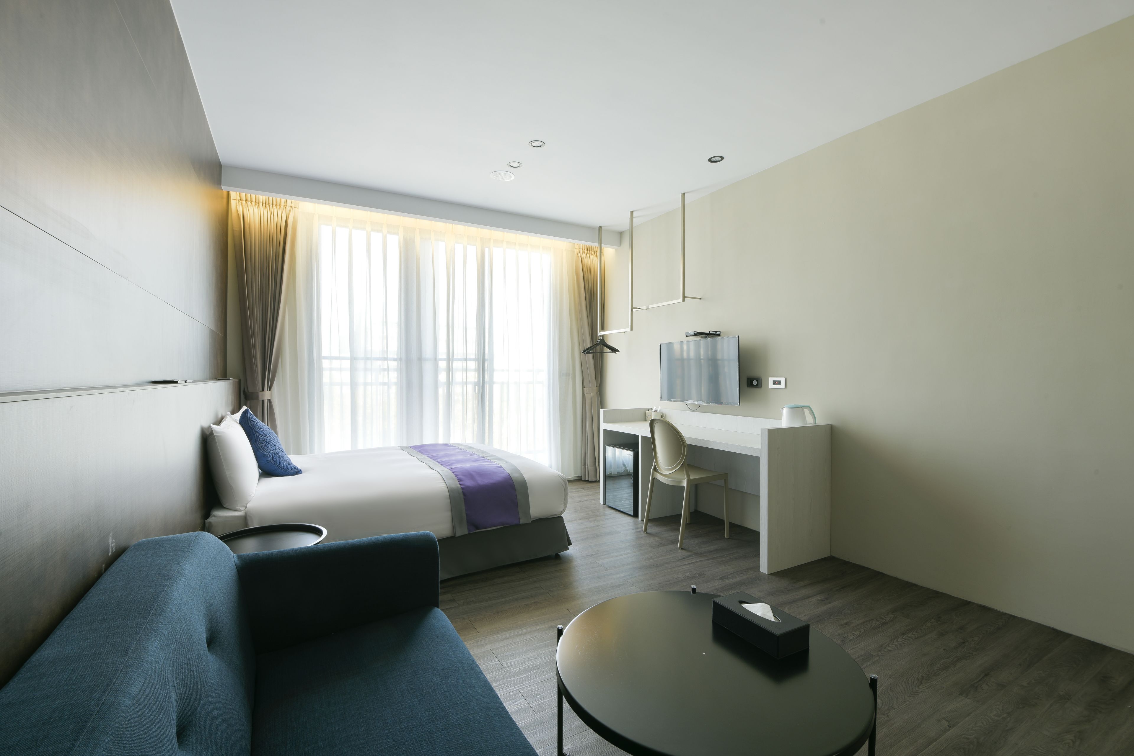 deluxe double room, 1 queen bed | desk, blackout curtains, free wifi, bed sheets