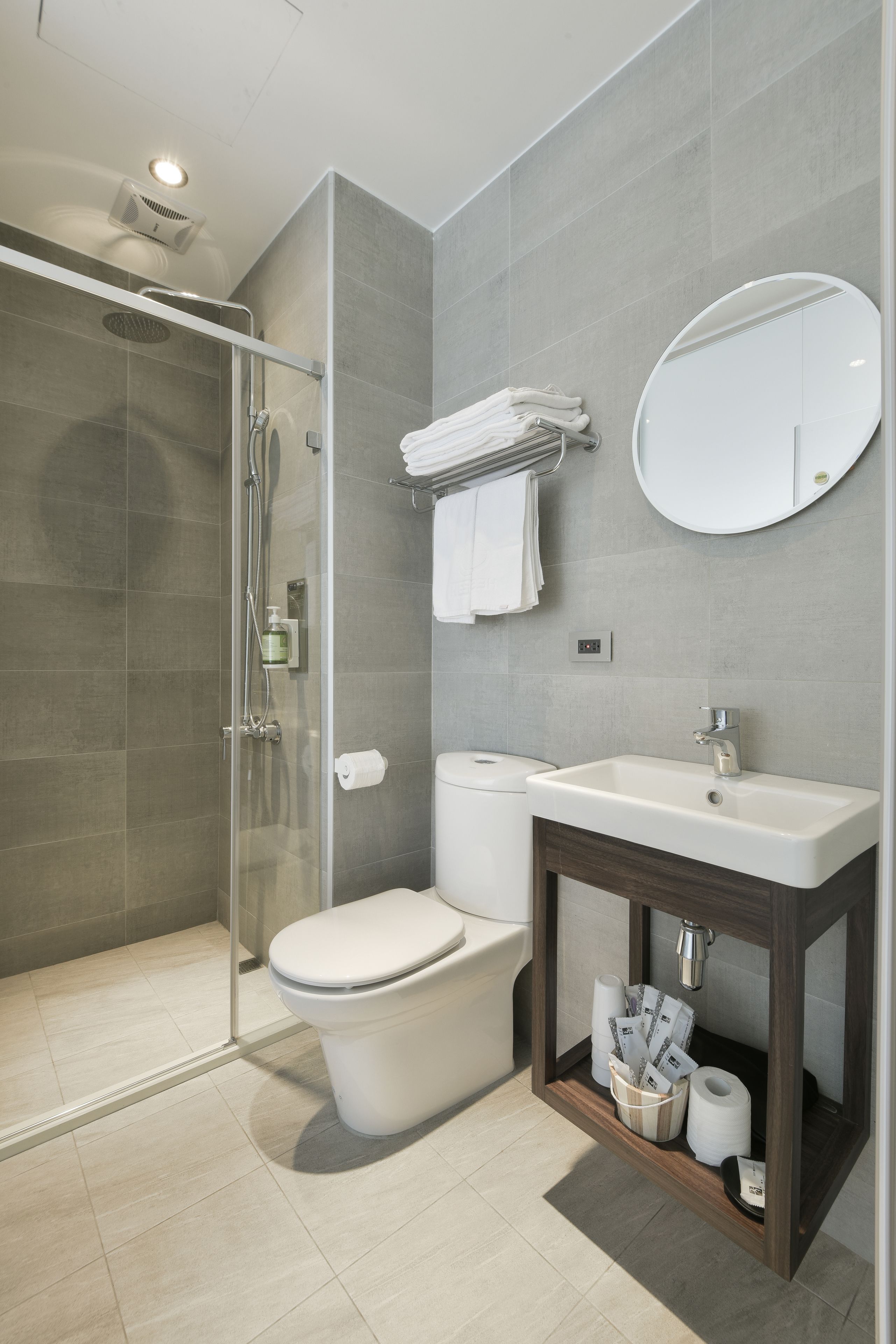 superior quadruple room, 2 double beds | bathroom | shower, rainfall showerhead, free toiletries, hair dryer