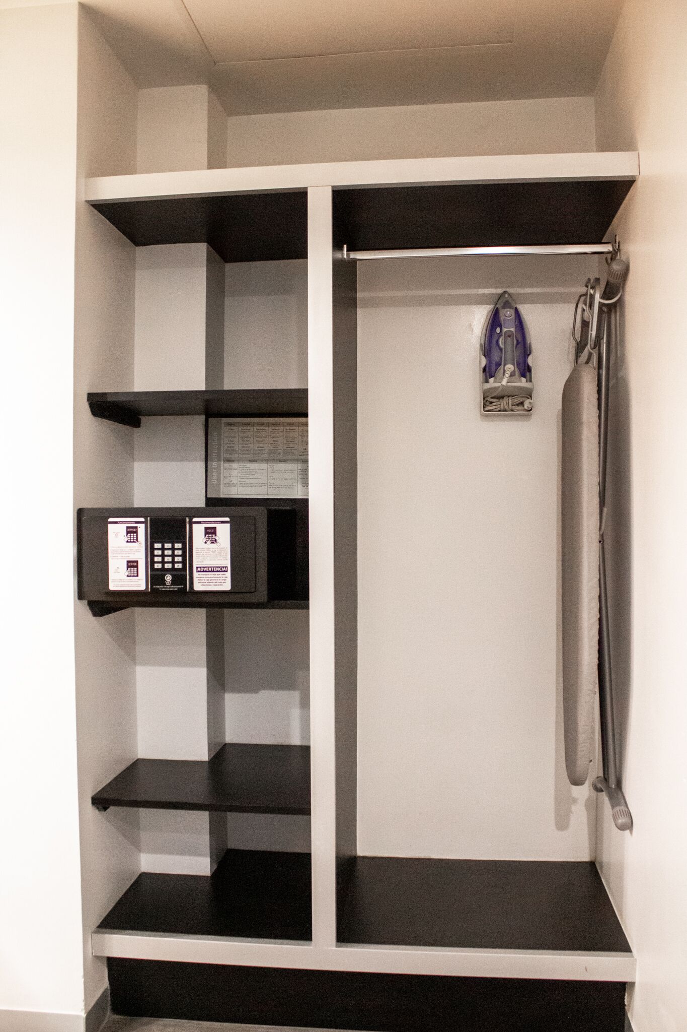 standard double room, multiple beds, non smoking | in-room safe, desk, soundproofing, free wifi