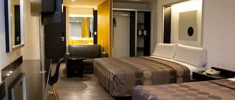 Standard Double Room, Multiple Beds, Non Smoking