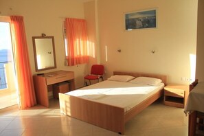 Iron/ironing board, free WiFi, bed sheets - Kleio Studios (Platanias)