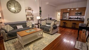 Unclassified image, 4 of 21, button - Farmhouse Escape 1 Bedroom Apartment (Covington)