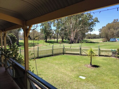 Riverside Golf Club 3 Bedroom Holiday House