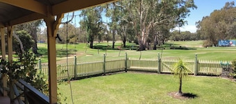 Riverside Golf Club 3 Bedroom Holiday House