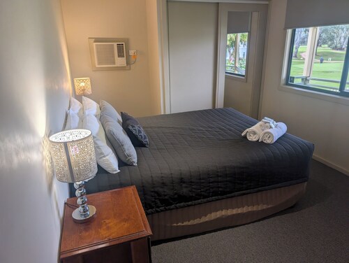 Riverside Golf Club 3 Bedroom Holiday House