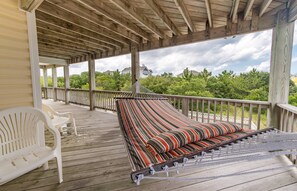 Terrace/patio - Kandel in the Wind - Corolla, Crown Point, 185 Yds to Beach, Pool, Hot Tub, Up to 4 Dogs Allowed (Corolla)