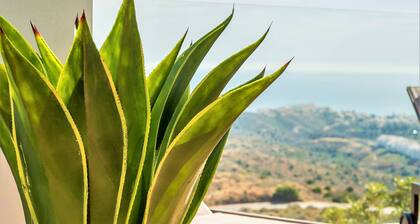 Neue 2 BR / 2 Bad Reihenhaus Apt Cala de Mijas mit Blick auf Golf, Berge und Meer