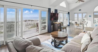 Million Dollar BeachFront 182 Five Star, book Nov/Dec dates now good value