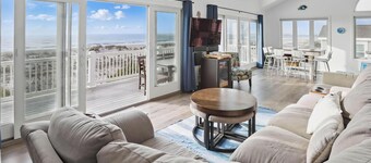 Million Dollar BeachFront 182 Five Star, book Nov/Dec dates now good value