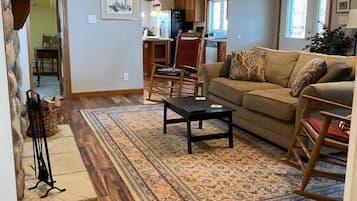 TV, fireplace, DVD player, books
