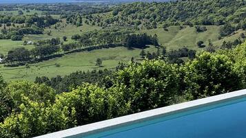 Piscine extérieure, couloir de nage
