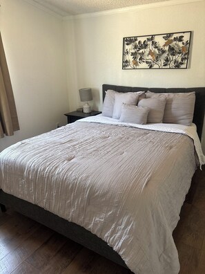 3 bedrooms, iron/ironing board, travel cot, WiFi - Cimarron House - Simple, Stunning & Serene Sedona Views (Sedona)