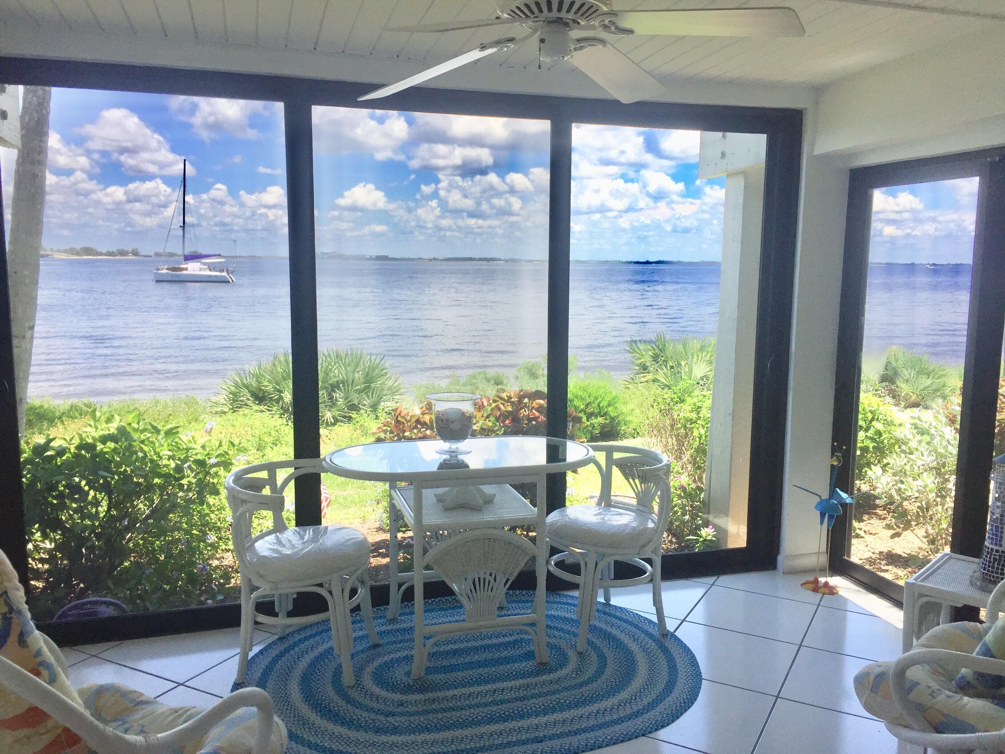 1st fl. Waterfront/Breathtaking views! Boat Dock rental available