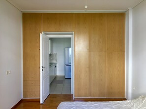 1 bedroom, iron/ironing board, internet, bed sheets - Cozy apartment, minimally designed in green and quiet area (Kifisia)