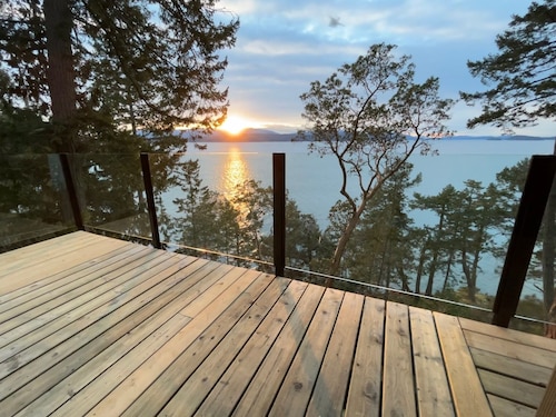 Eagle Rock - Spacious Oceanfront - Family Friendly Home