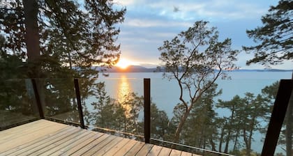 Eagle Rock - Spacious Oceanfront - Family Friendly Home