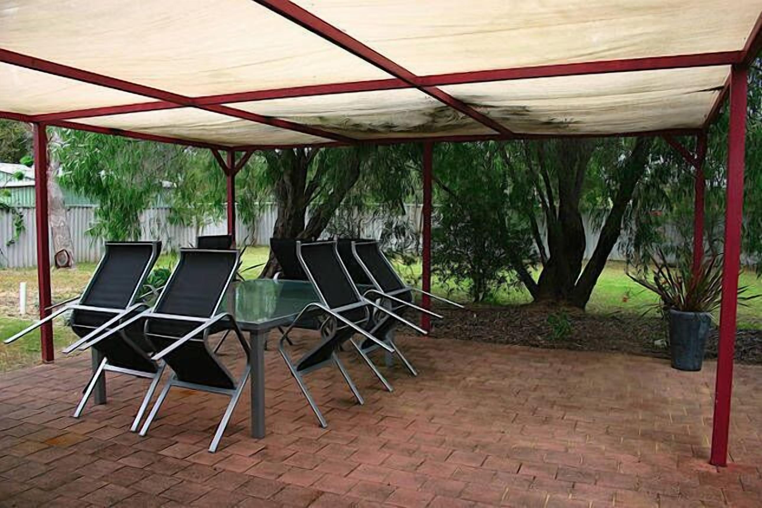 Dunsborough  - stroll to town or the beach in  minutes — image 10