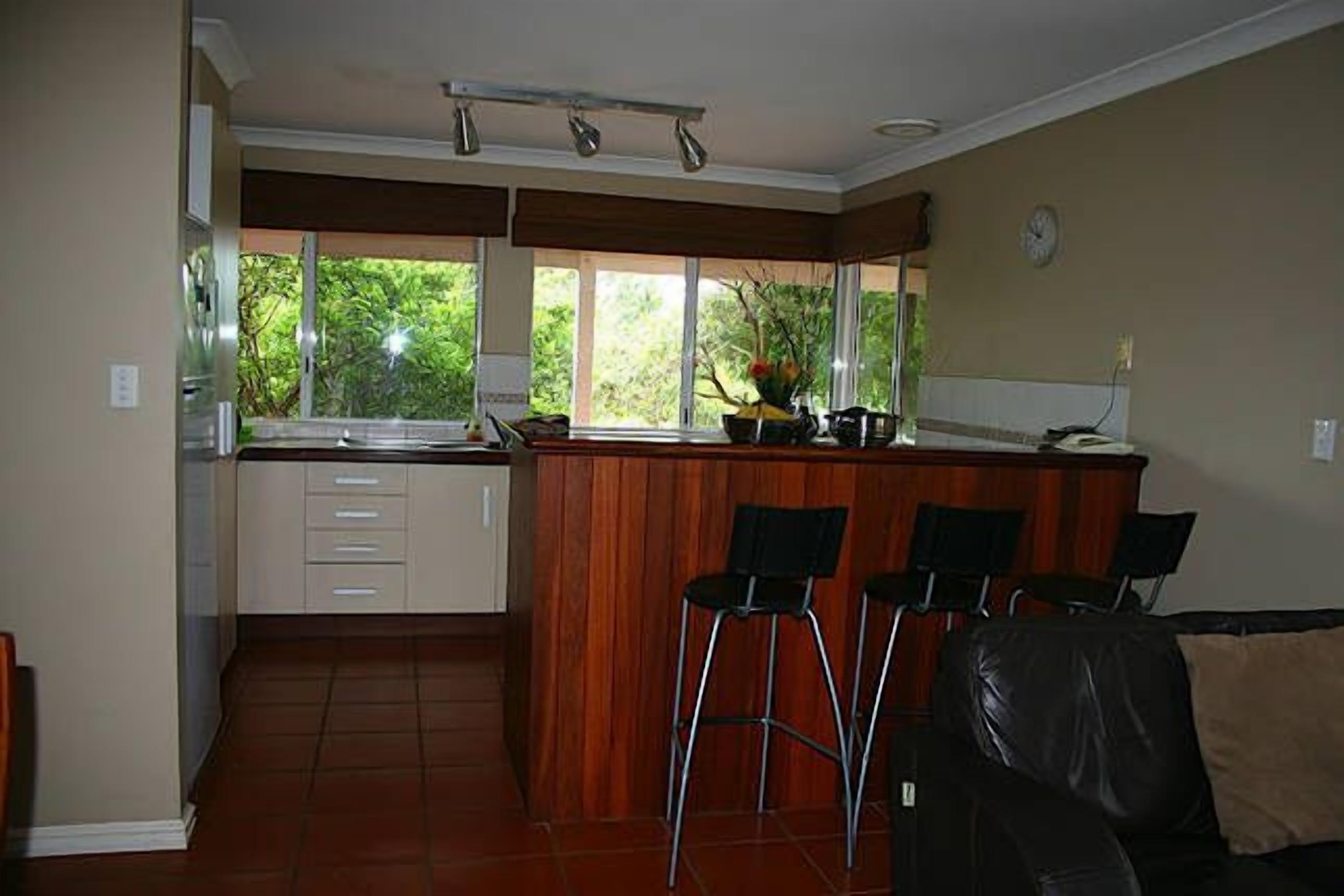 Dunsborough  - stroll to town or the beach in  minutes — image 5