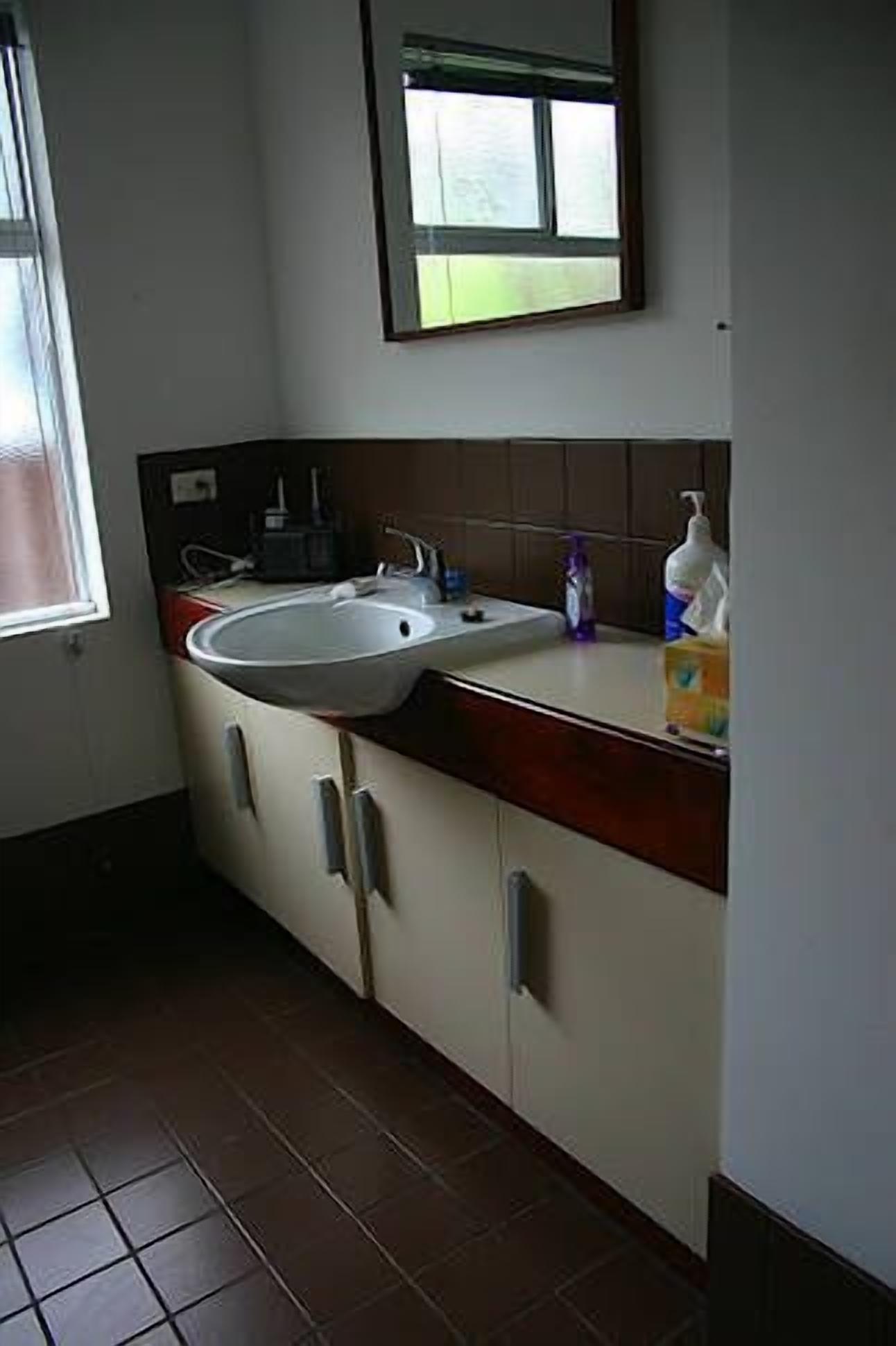 Dunsborough  - stroll to town or the beach in  minutes — image 9