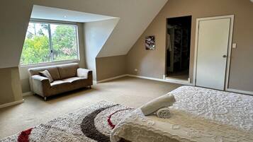 4 soveværelser, skrivebord, strygejern/strygebræt, Wi-Fi