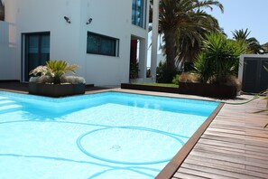 Piscine extérieure, piscine chauffée