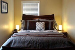 Premium bedding, individually decorated, individually furnished - Lamp Post Lodge (Westcliffe)
