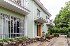 Front of property - Casa de Luz (Guadalajara)