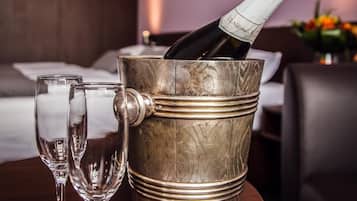 Literie hypoallergénique, surmatelas, minibar